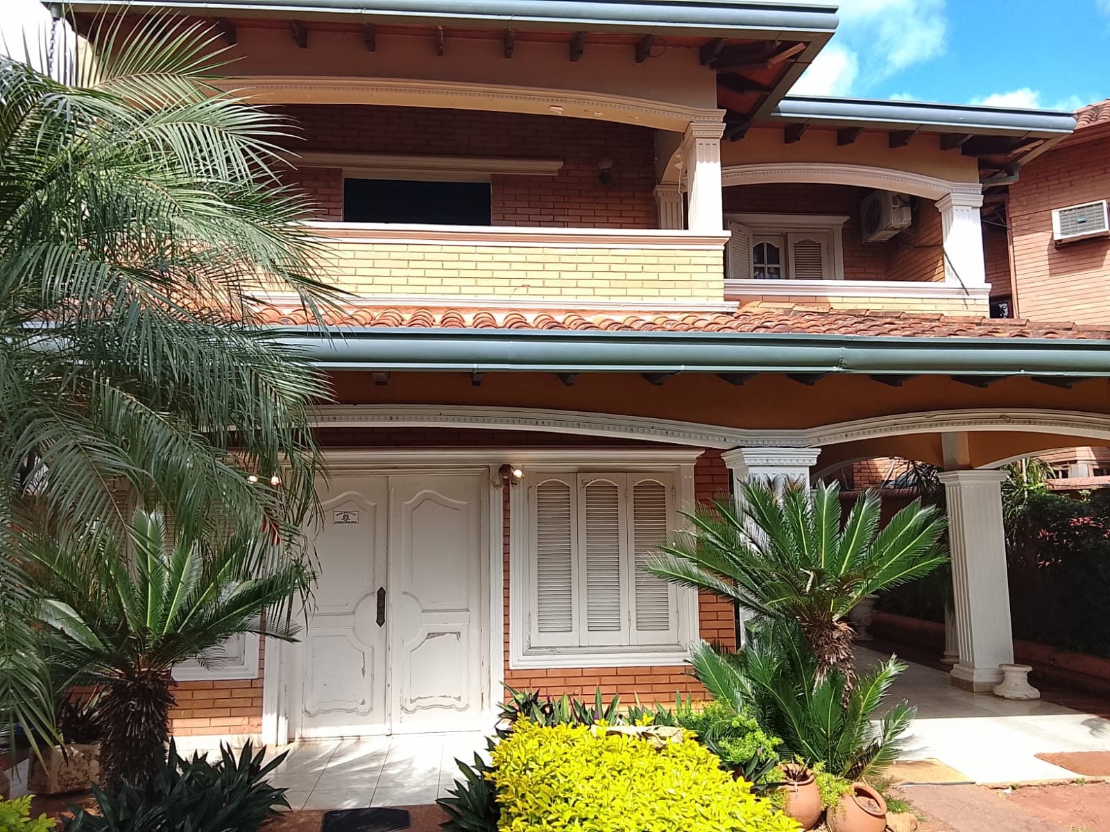 VENTA DE RESIDENCIA FERNANDO DE LA MORA!!!!