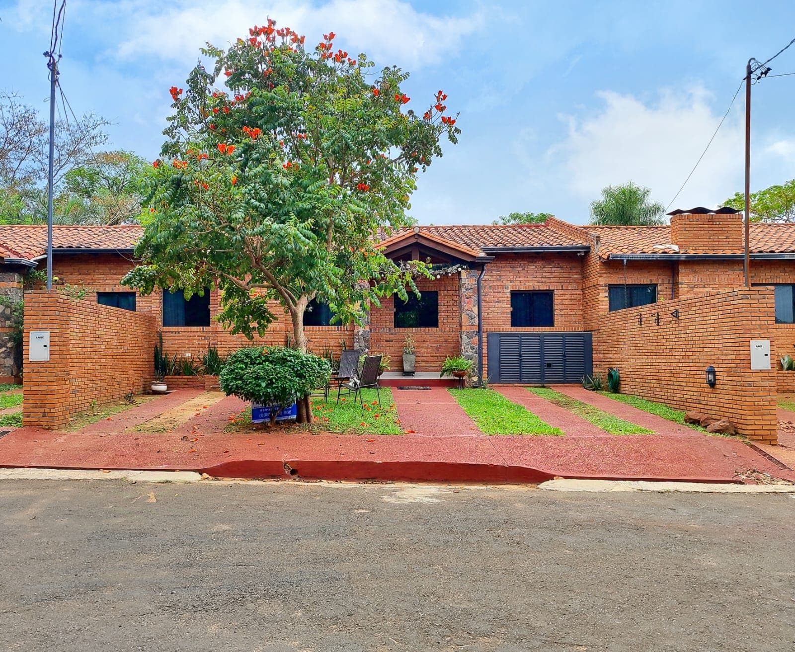 ALQUILO RESIDENCIA EN BARRIO CERRADO LA PROVIDENCIA - LUQUE