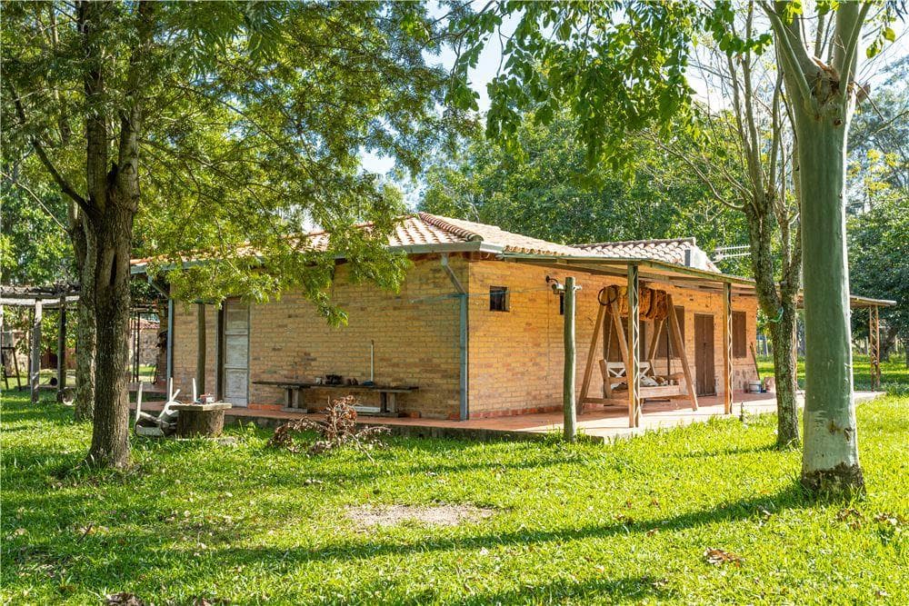 EN VENTA IMPONENTE ESTANCIA EN CAAPUCU – 3