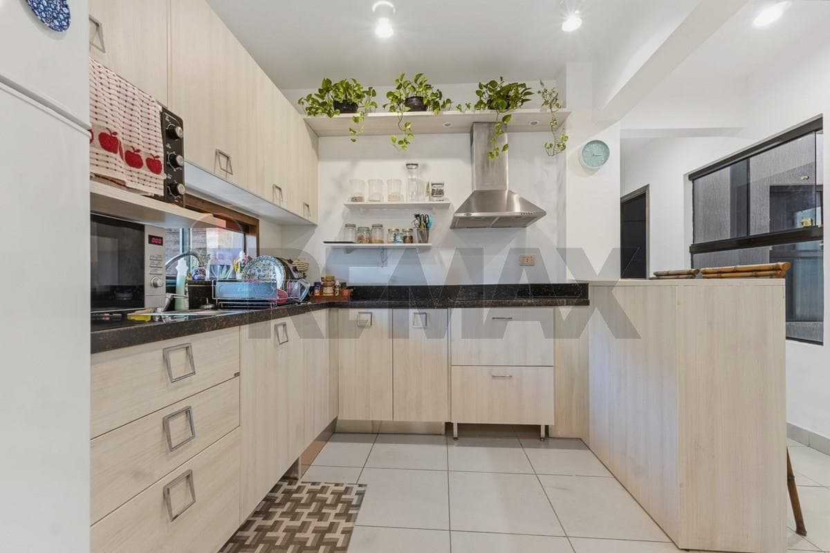 EN VENTA HERMOSO DEPARTAMENTO EN LAS CARMELITAS – 2