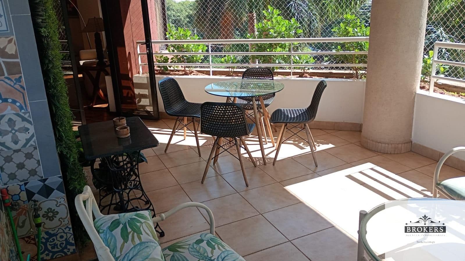 Vendo Departamento dos dorm. en suite,2cocheras en Las Mercedes – 2
