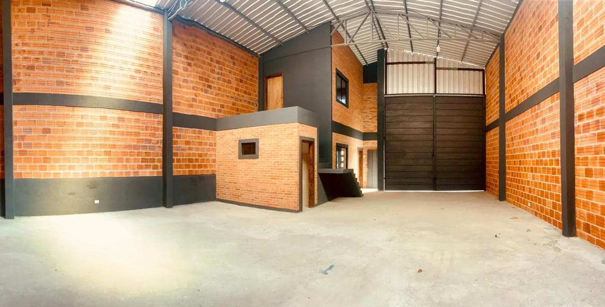 Vendo o Alquilo Hermoso Deposito De 456 m2 A Estrenar En Mariano Roque Alonso – 2