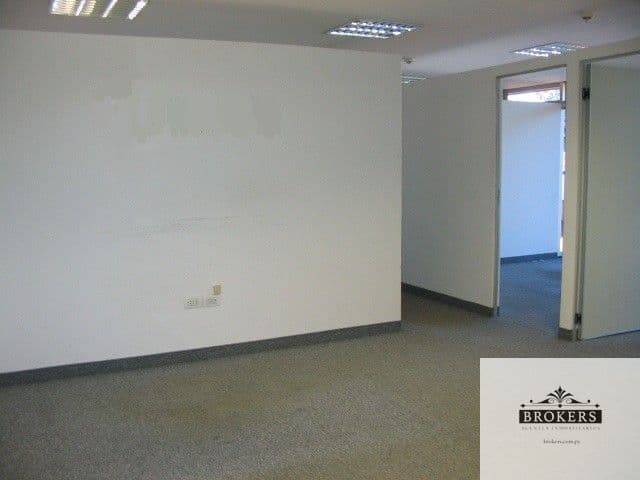 Alquilo Oficina De 90 m2 Con 2 Cocheras En Villa Morra