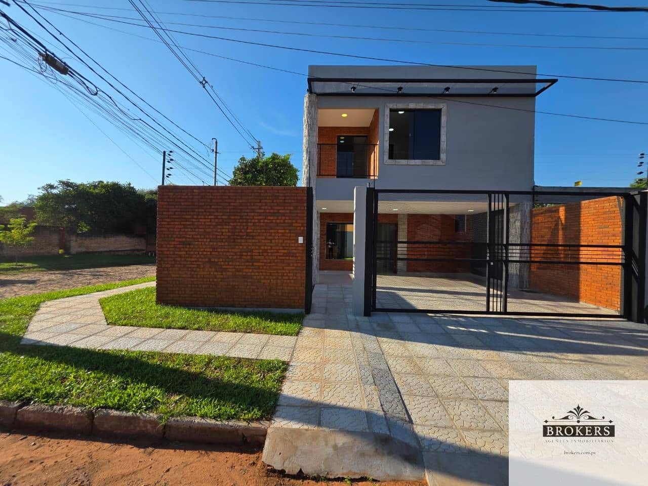 Vendo Casa a Estrenar De 3 Dormitorios Zona Colegio SEK