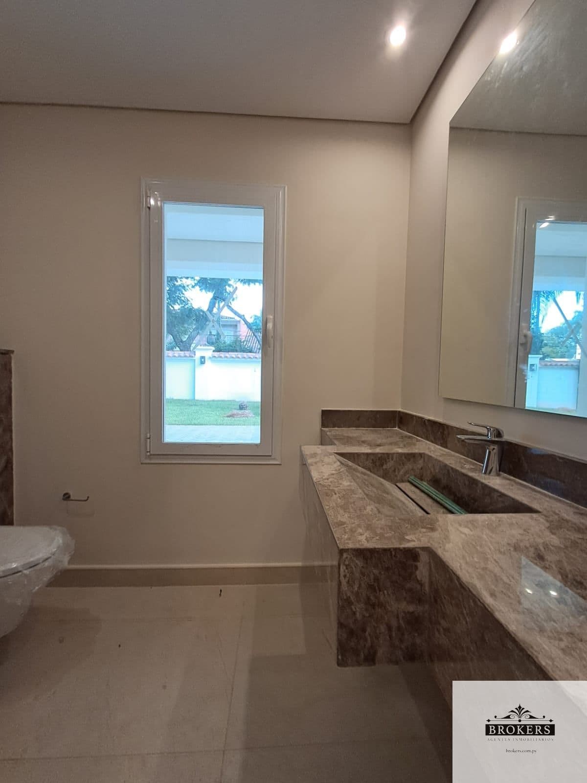 Alquilo Lujosa Residencia De 4 Suites Con Piscina En Mcal Estigarribia – 3