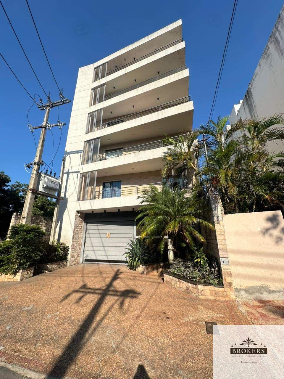 Vendo Departamento Amoblado con 2 Suites en el Barrio Seminario – 2