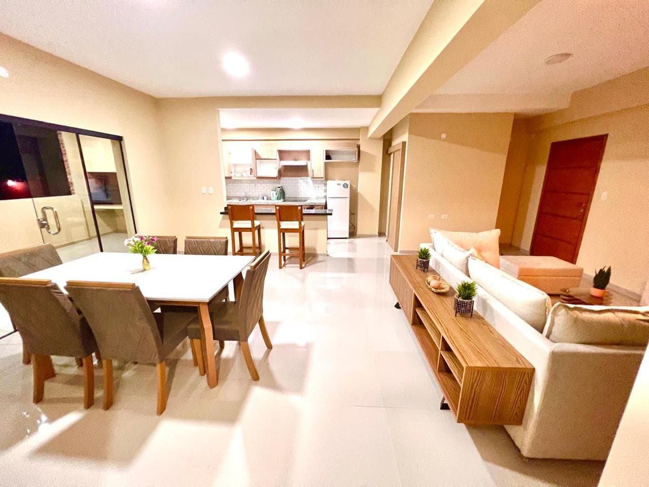 ALQUILO DEPARTAMENTO EN LUQUE – 2