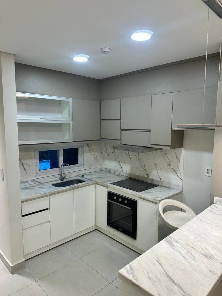 VENDO DEPARTAMENTO SEMI AMOBLADO ZONA LUQUE