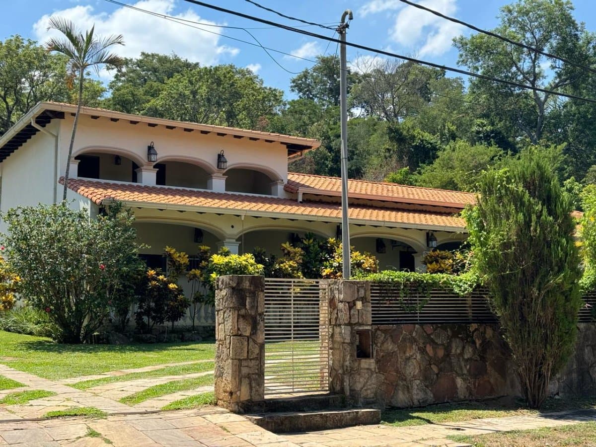 Residencia Premium de 700 m² | Piscina + Pádel sobre 3.250 m²