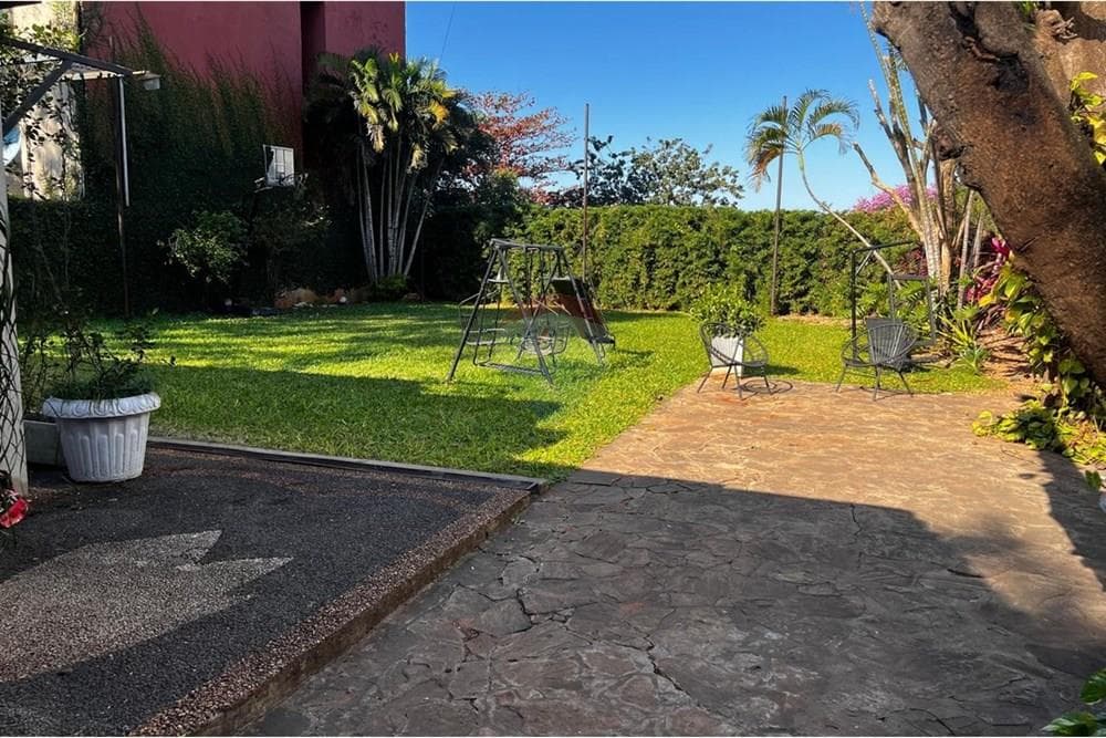 CASA EN BARRIO NAZARETH, ASUNCION – 2