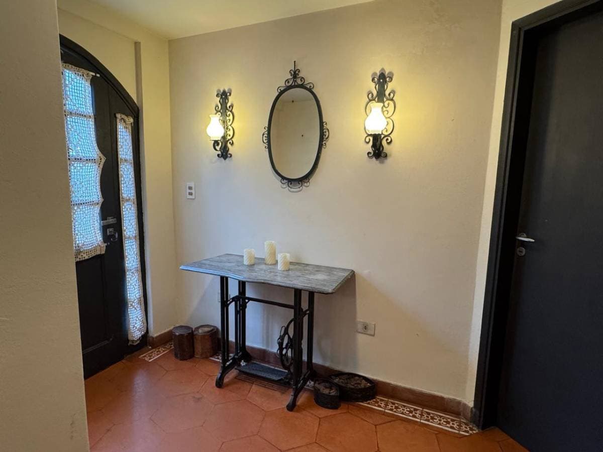 Vendo casa de 4 dormitorios – 2