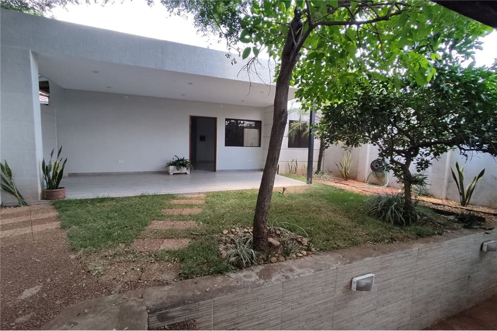 Chalet-alquiler-tte. Oscar Saguier, Vista Alegre, Asunción
