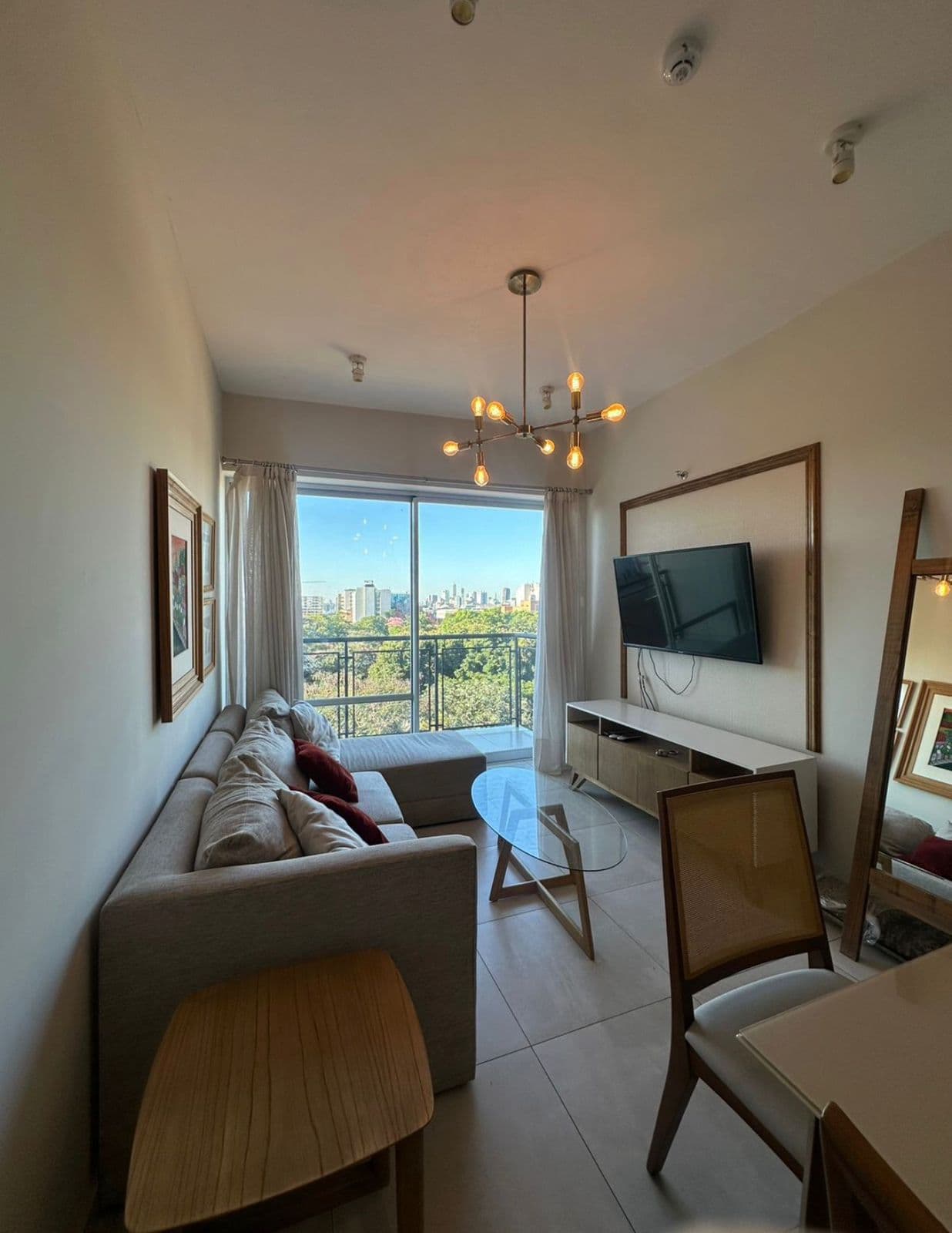 VENDO – Departamento amoblado de 2 dormitorios en el Edificio Life Villa Morra