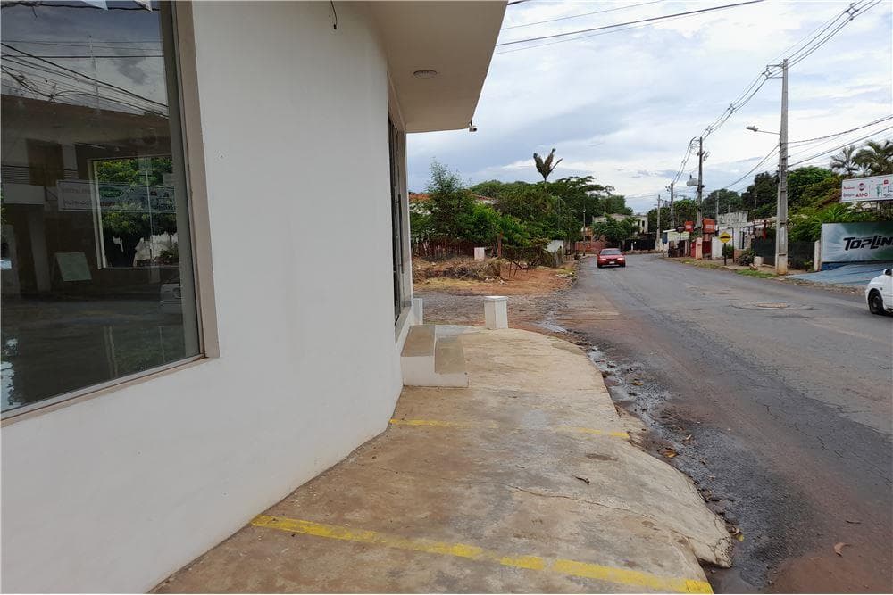 ALQUILO AMPLIO SALON COMERCIAL EN SAN LORENZO – 2