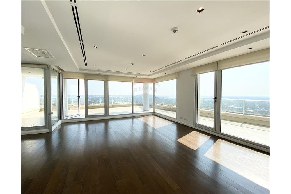 EN ALQUILER PENTHOUSE DE 3 PISOS EN EL EXCLUSIVO PALACIO DE LOS PATOS – 2
