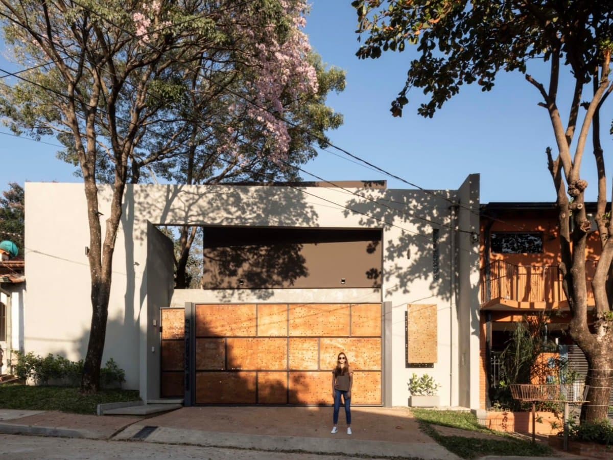 En alquiler Lujosa Residencia en Mburucuyá – 2