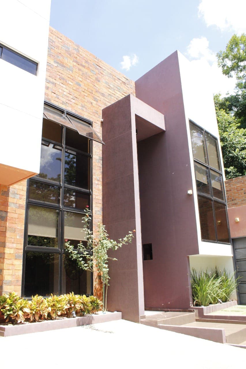 Oportunidad Casa seminueva en San Lorenzo.