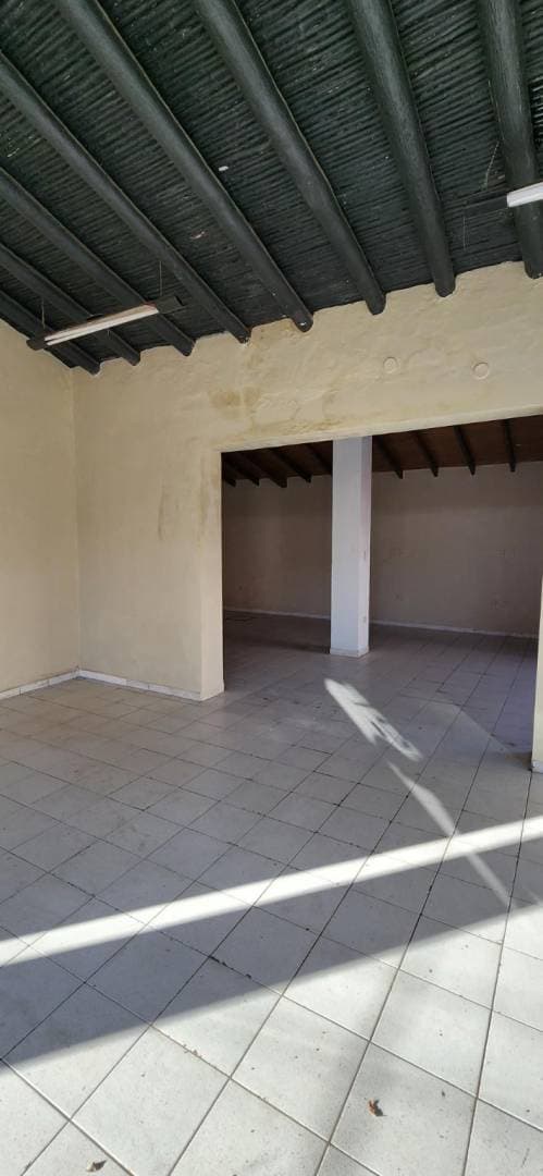 Alquilo Salon Comercial En Luque, Excelente ubicacion – 3
