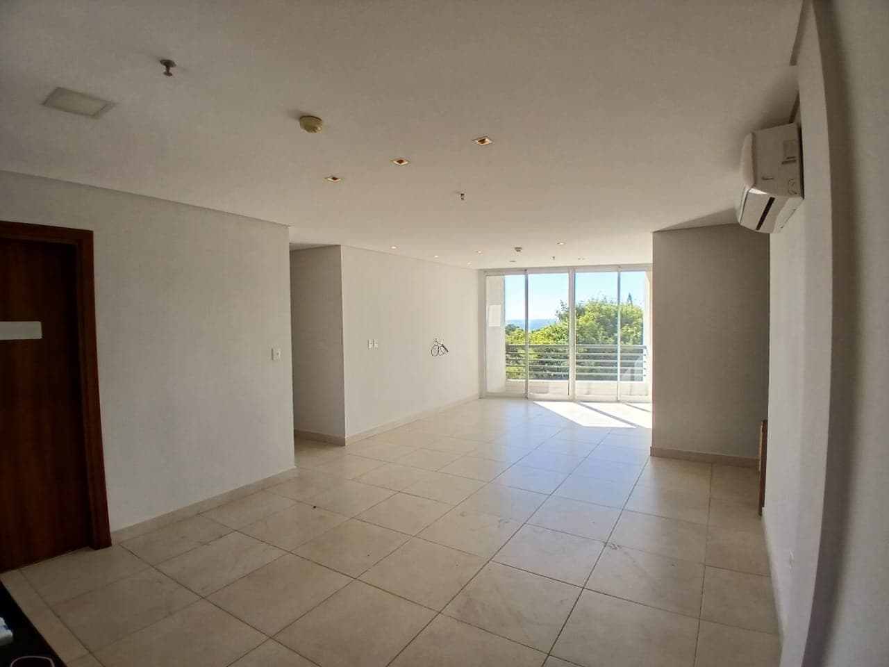 Vendo Departamento de 2 Dormitorios + área de servicio en Las Mercedes!