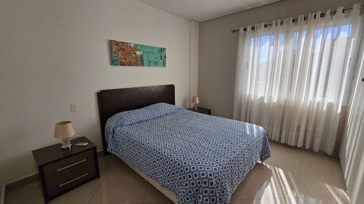 SE ALQUILA AMPLIO DEPARTAMENTO AMOBLADO BARRIO VILLA MORRA – 2