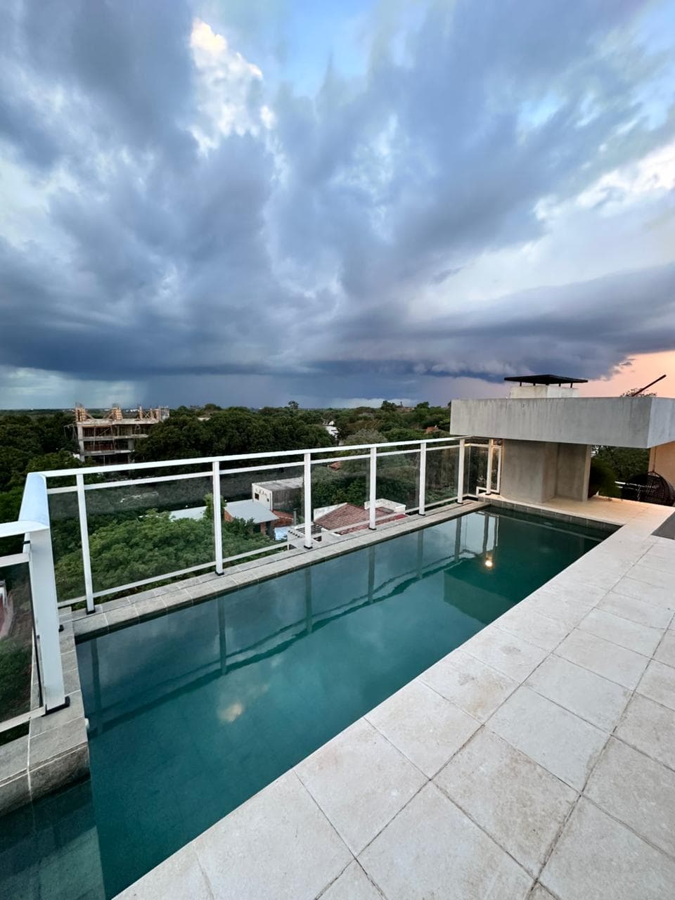 VENDO DEPTO DE DOS HABITACIONES SEMI AMOBLADO EN LUQUE ZONA CIT – 2