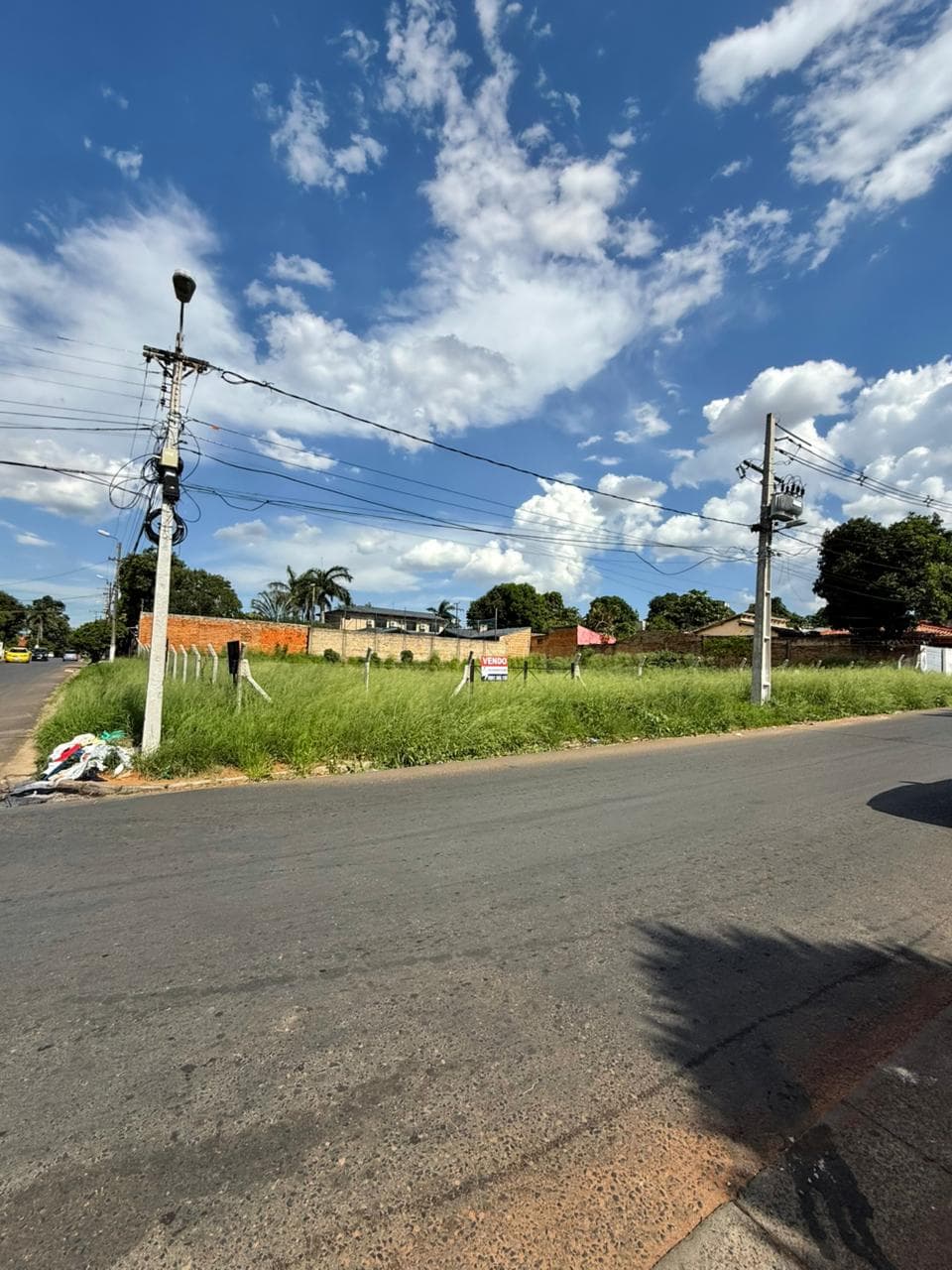 VENDO TERRENO EN ESQUINA UBICACIÓN ESTRATÉGICA EN LAMBARE ZONA VALLE APU’A.