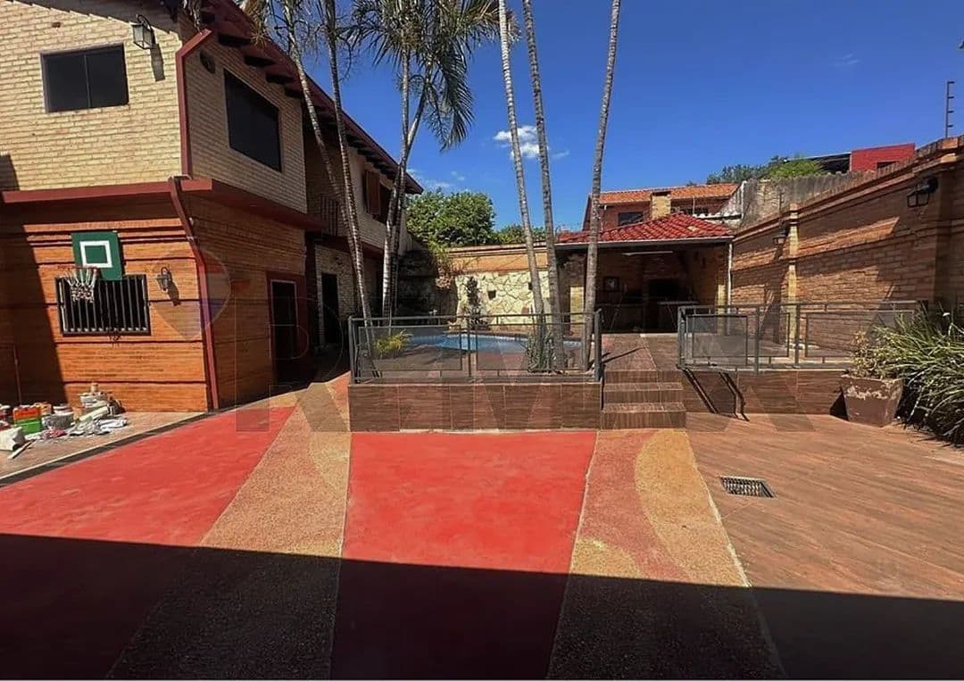 CASA EN VENTA – LAMBARÉ, VALLE APUÁ II – 3