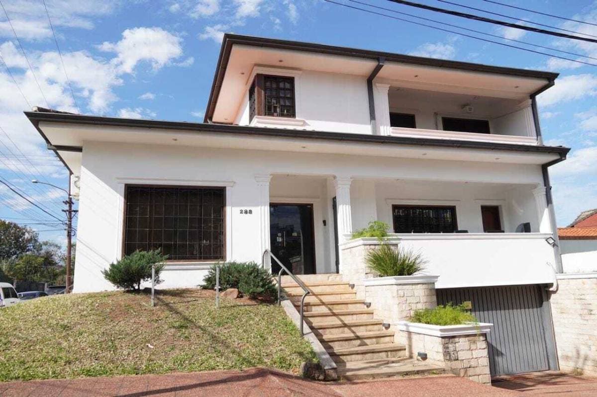 Alquilo amplia casa con 14 oficinas en zona Shopping del Sol