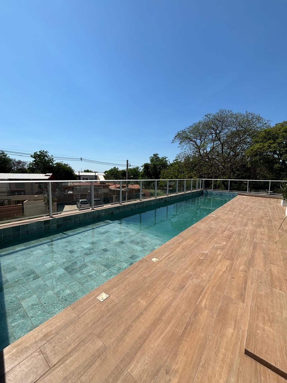 LUQUE EN VENTA O ALQUILER AMPLIO DEPARTAMENTO DE 2 DORMITORIOS