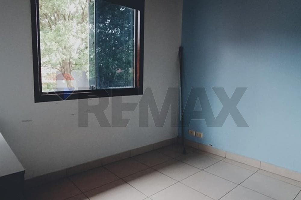ALQUILO HERMOSA RESIDENCIA EN LAMBARE – 2