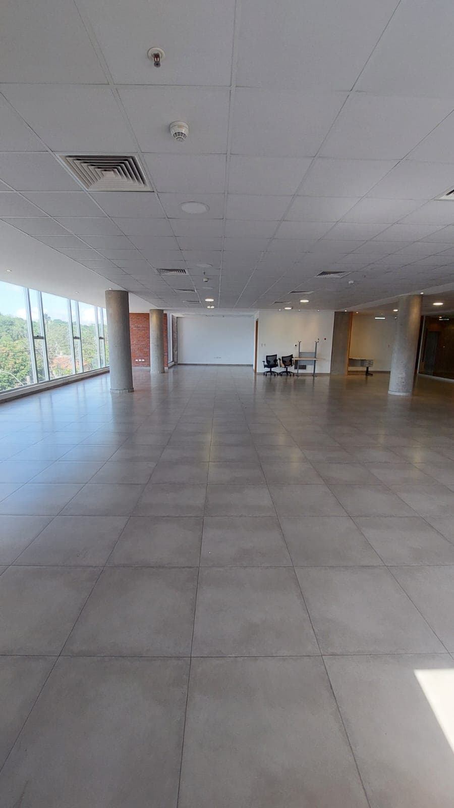 Oficina de Lujo a Estrenar en Edificio URANO II – 3