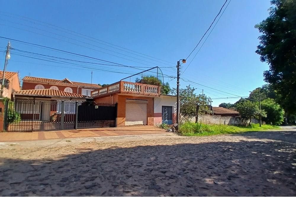 VENDO CASA IDEAL PARA VIVIR Y EMPRENDER
