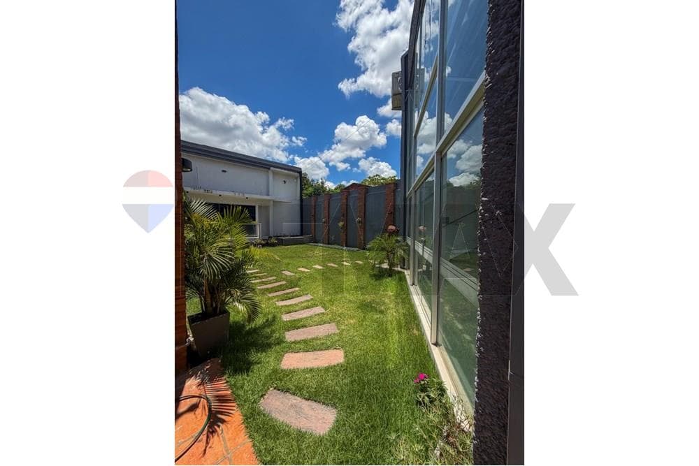 ¡Casa de Ensueño en Barrio Jara, Asunción! – 3