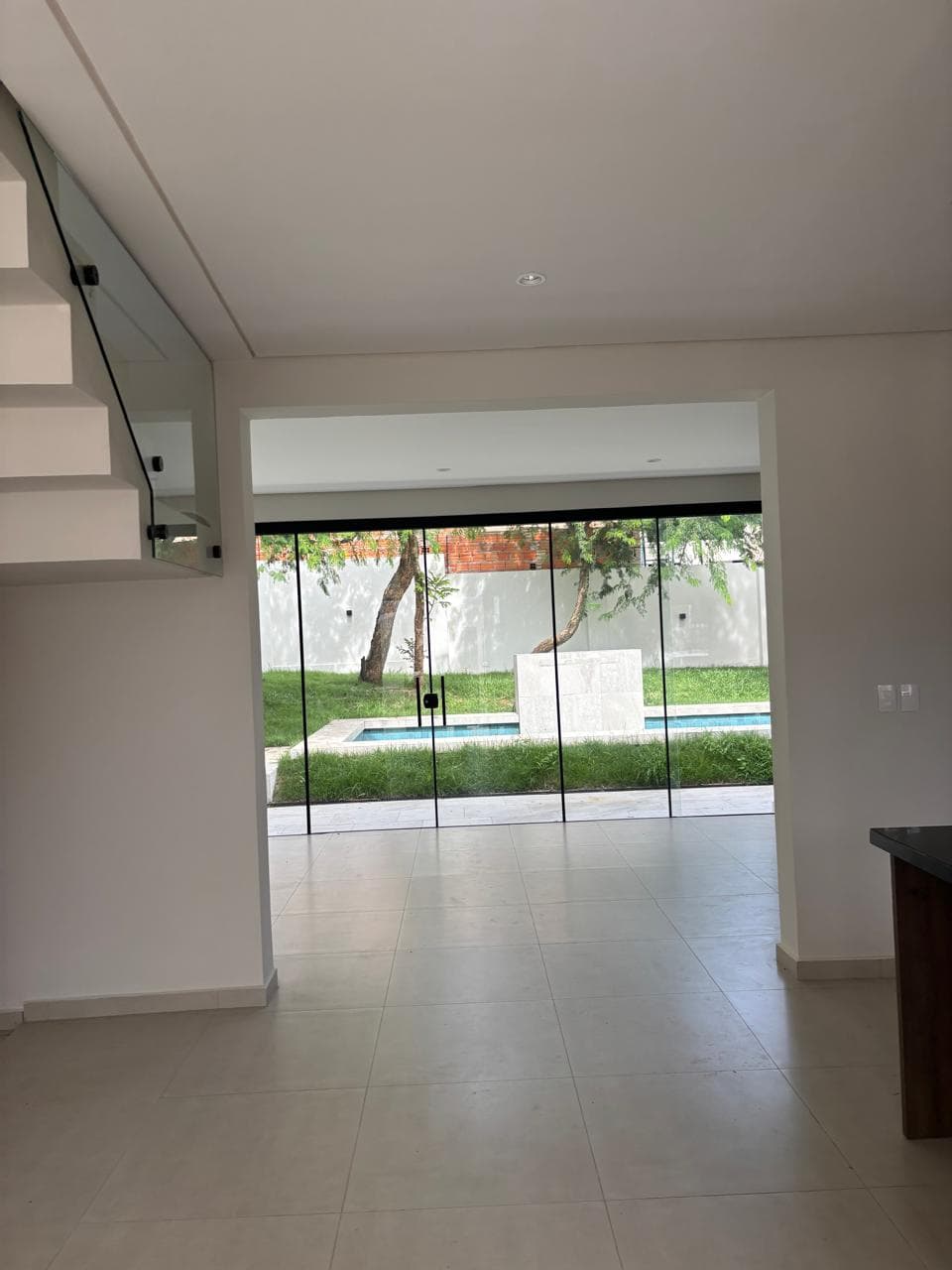 VENDO RESIDENCIA EN LAMBARE - YACHT – 2