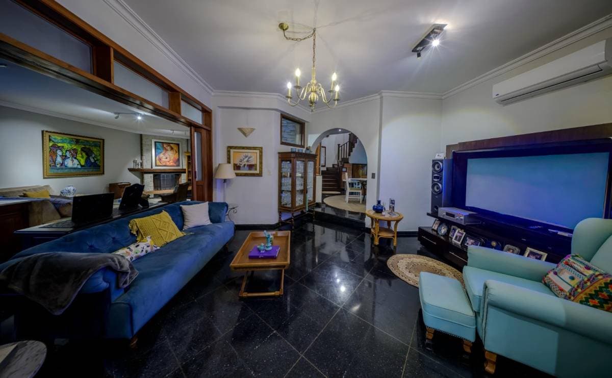ALQUILO AMPLIA RESIDENCIA EN BARRIO MARISCAL ESTIGARRIBIA – 3
