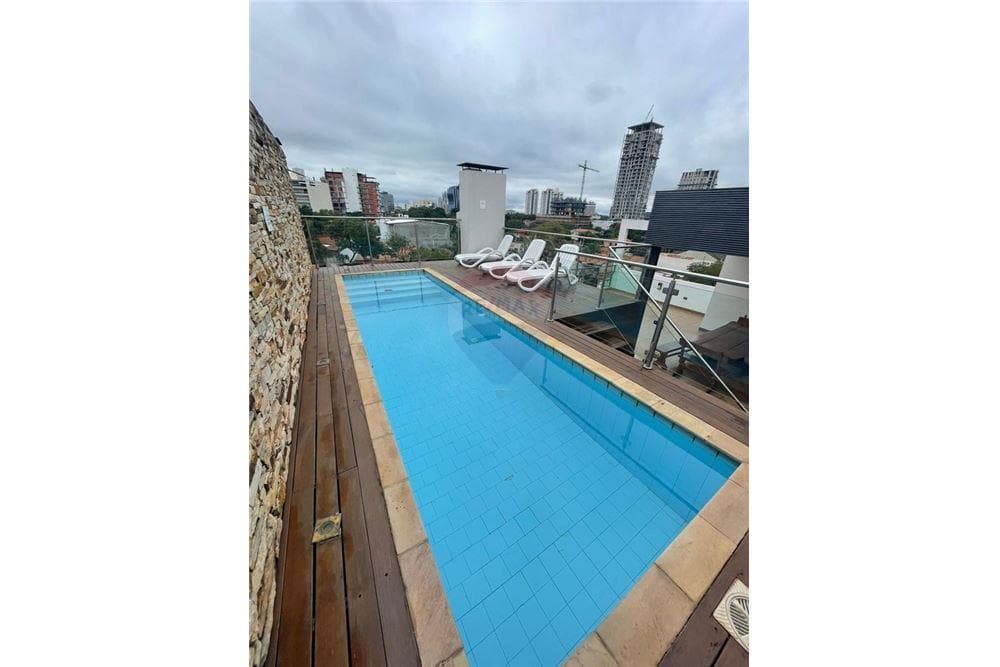 Vendo departamento con renta activa en Las Lomas .