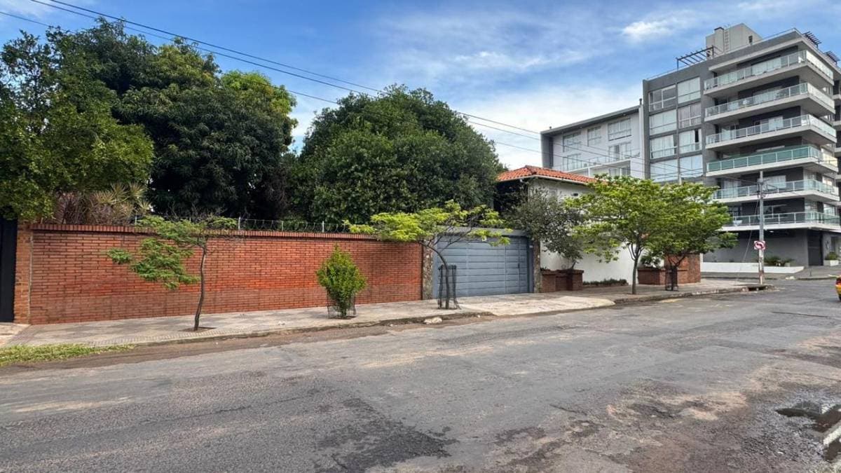 VENDO PROPIEDAD EN ESQINA EN BARRIO HERRERA – 2