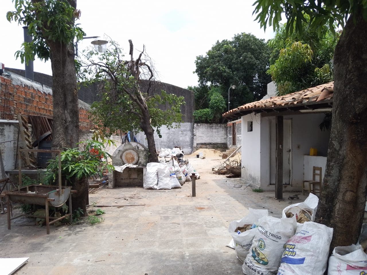 Vendo Terreno en Barrio San Vicente Zona Mercado 4 – 3