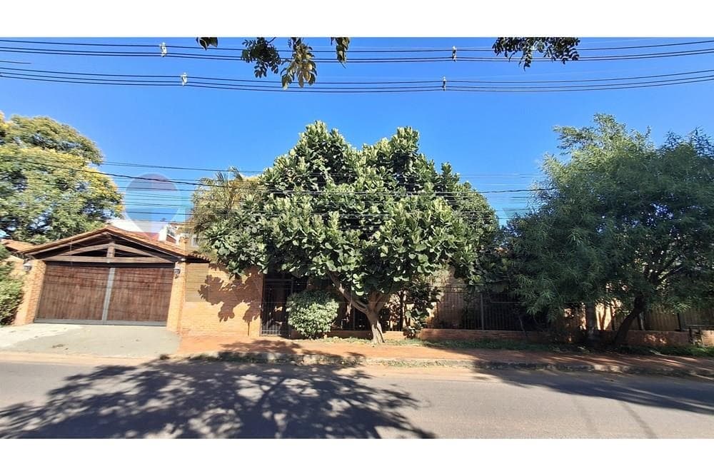 ALQUILO RESIDENCIA ZONA MBURUCUYA