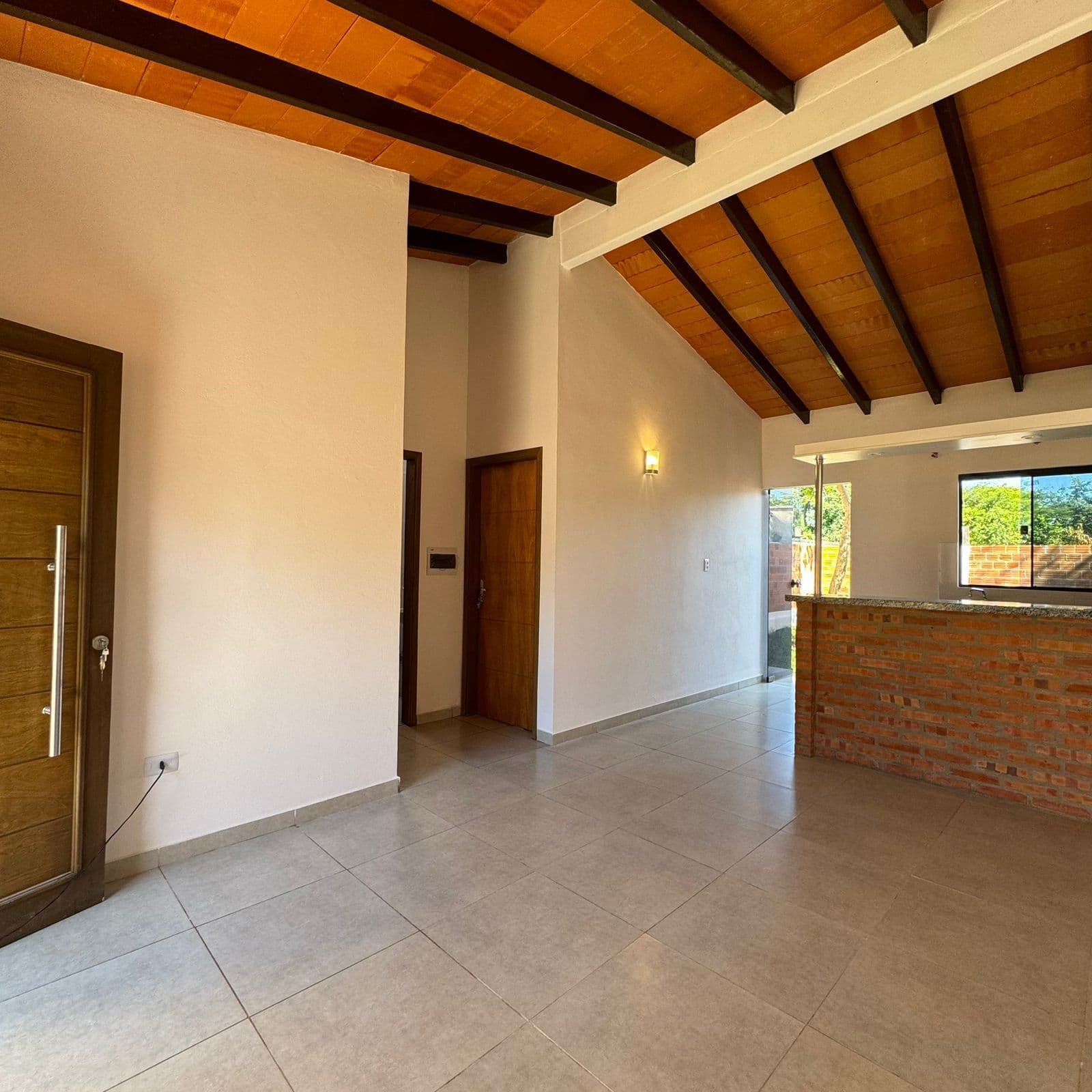 EN VENTA CASA EN LUQUE – 2