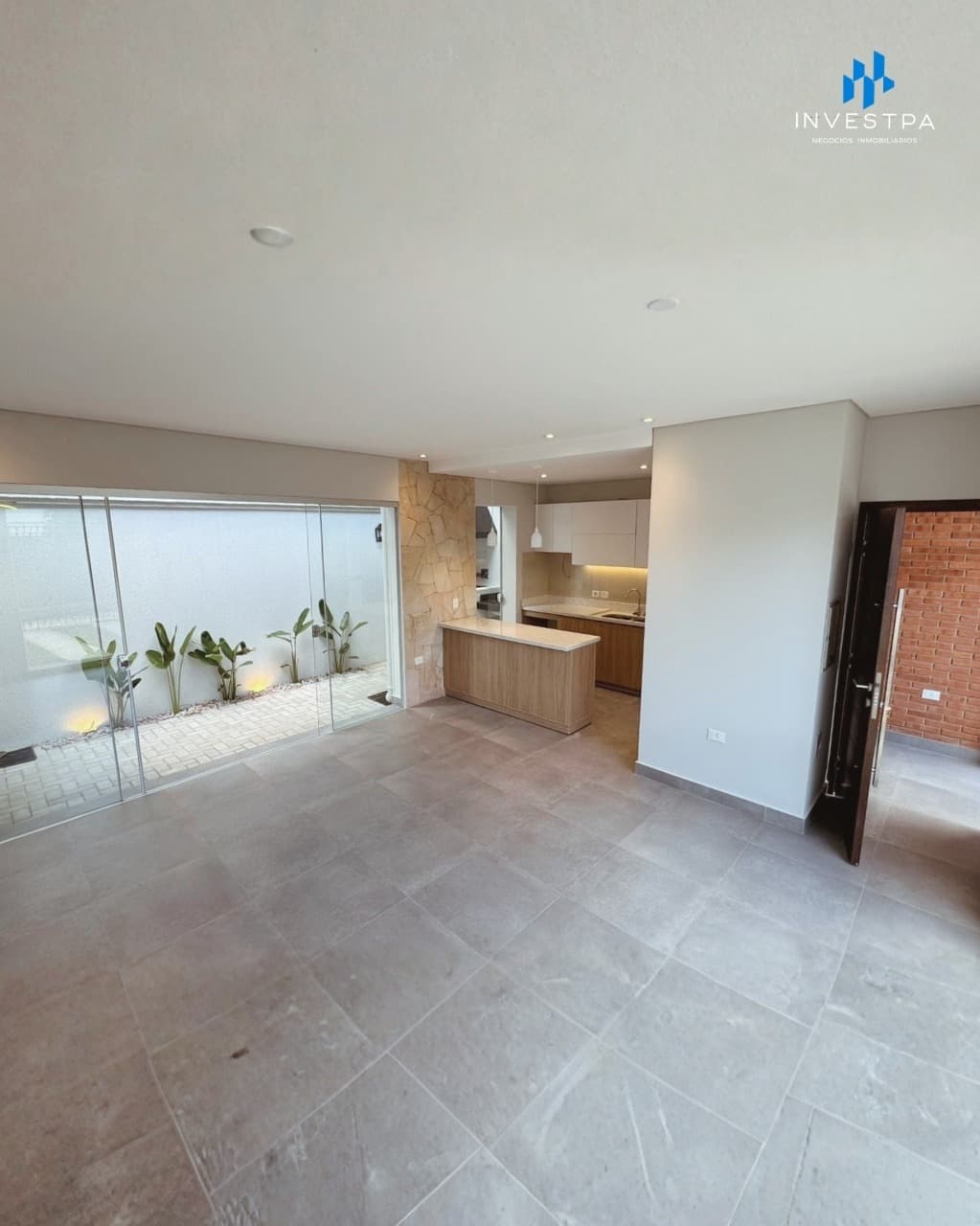 HERMOSA CASA EN MARIANO ROQUE ALONSO – 2