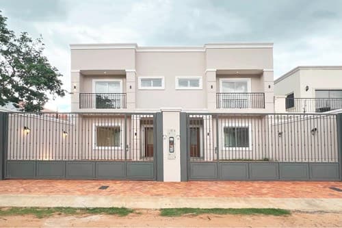 Alquiler DÚPLEX ESTILO FRANCÉS. Avda. del Yacht. Lambare