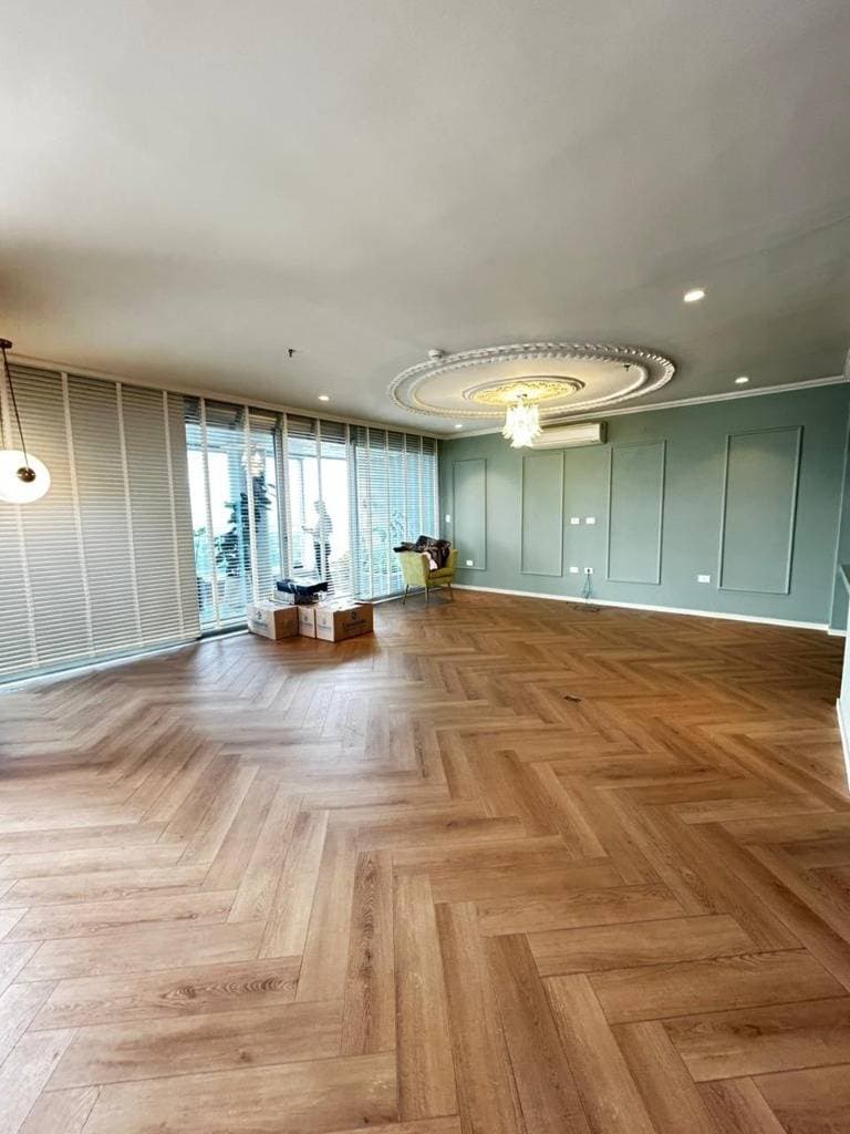 ALQUILO MODERNO SEMIPISO - EDIFICIO MIRANDA