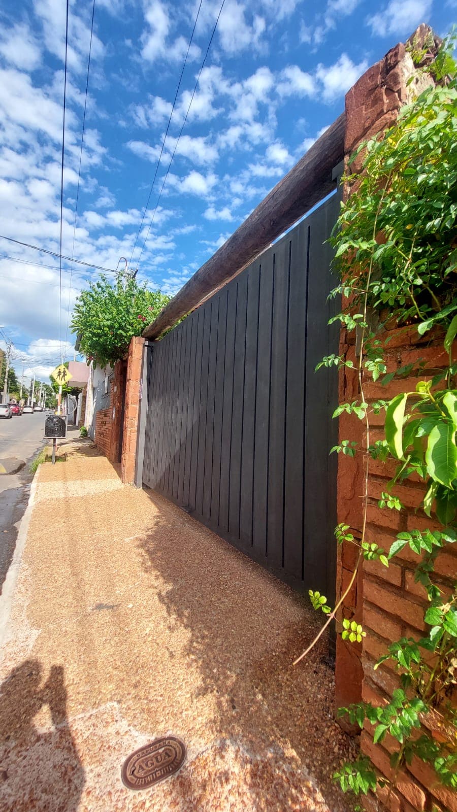 En Venta Casa toda en planta baja de sólida construcción - Carpinelli