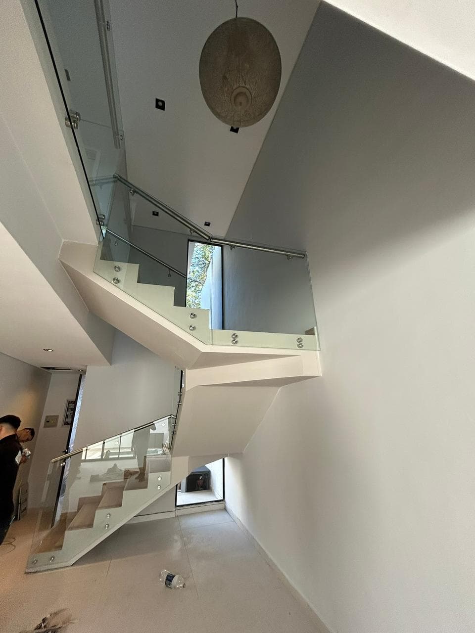 ALQUILO HERMOSO DÚPLEX A ESTRENAR EN BARRIO MADAME LYNCH