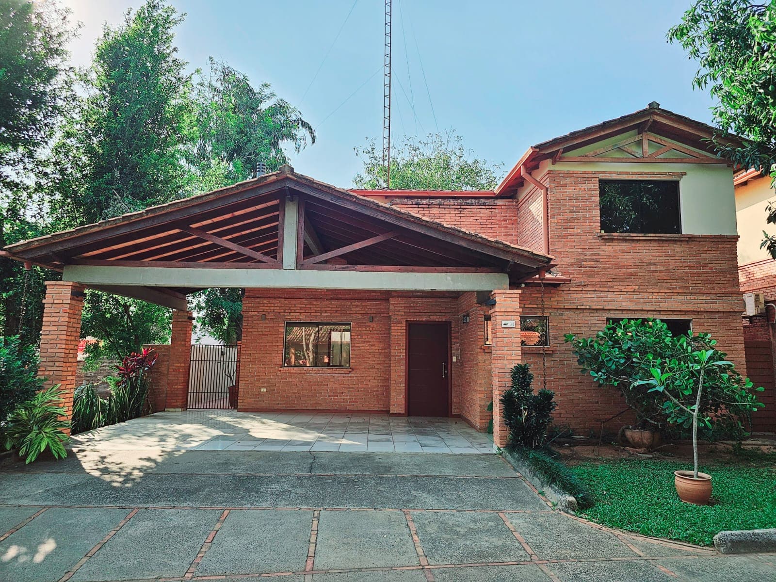 VENTA CASA EN BOULEVAR LOMA ALTA, ZONA SHOPPING PINEDO