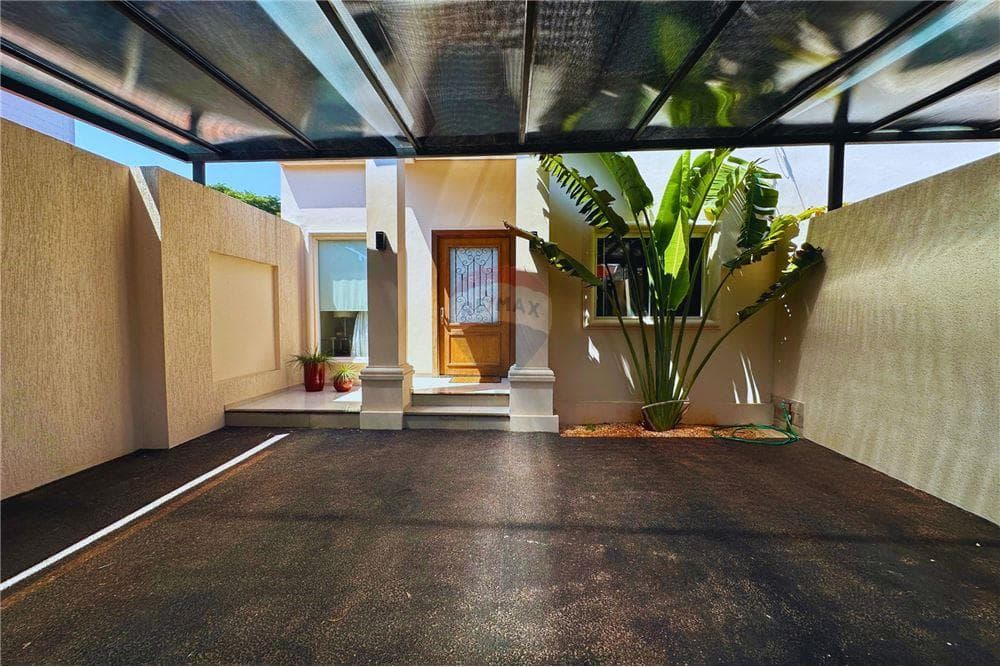 Exclusivo Dúplex en Venta en zona residencial - Mburicao