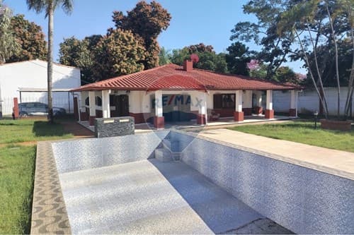 CASA EN VENTA, AREGUA – 2