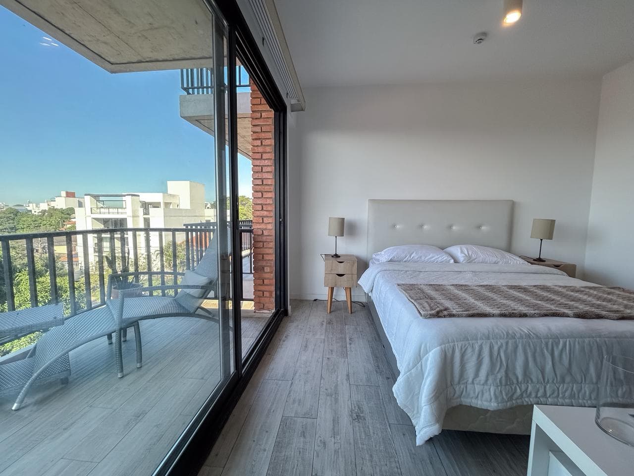 ALQUILO MONOAMBIENTE AMOBLADO EN BARRIO JARA. – 3