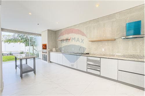 Casa-Venta-PY Central Villa Elisa Africa c/ Humaita
